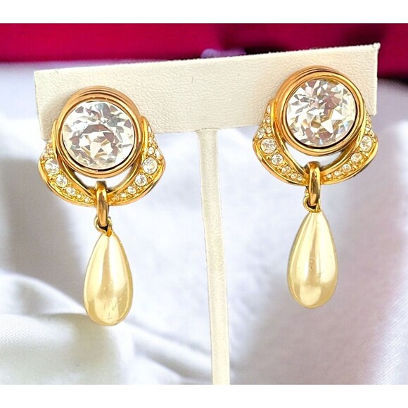 Authentic Swan Signed Swarovski Earrings Simulated Pear Crystal Clip On 5G - Picture 1 of 7
